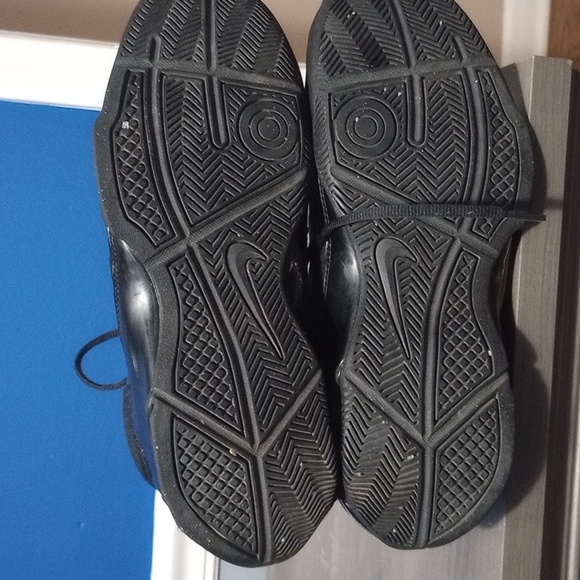 Nike - Picture 2 of 3